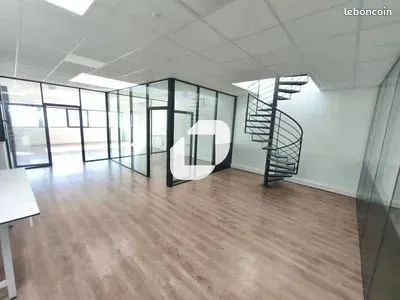 Local d'activité 1 621 m²