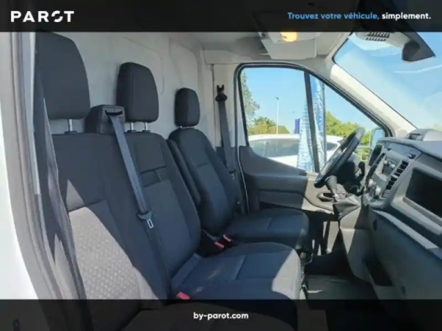 Ford Transit fourgon fg t310 l2h2 2.0 ecoblue 130ch ambiente — photo 27