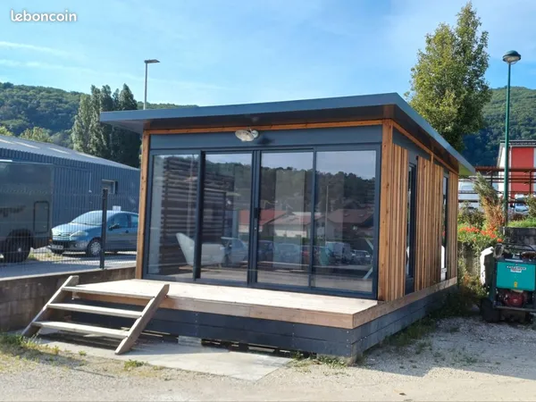 Tiny house