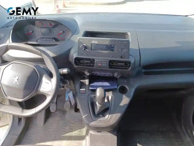 Peugeot Partner fourgon standard 650 kg bluehdi 100 s&amp;s bvm5 — photo 8