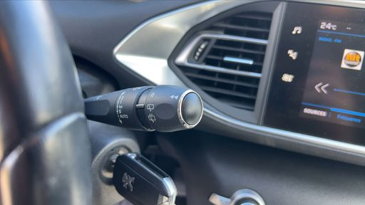 Peugeot 308 1.2 PureTech 110 - Style – 2019 – 112535 km – Essence – Boîte Manuelle — photo 12