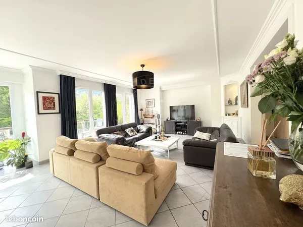 Maison 8 pièces 204 m²