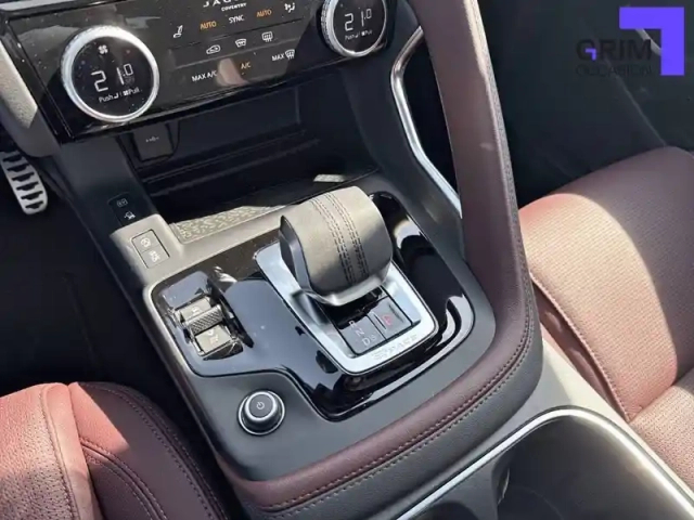 Jaguar E-Pace p270e ch phev awd bva — photo 10