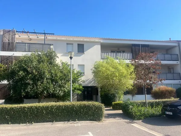 Appartement T3 avec terrasse et 2 places de parking - Châteauneuf-les-Martigues