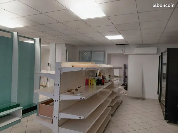 Local commercial à louer , hypercentre, belle vitrine