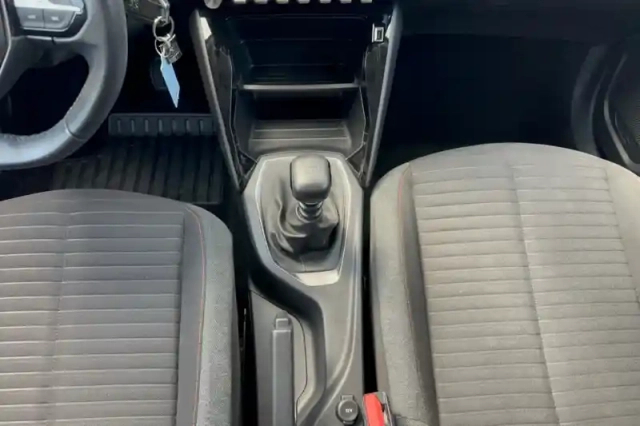 Peugeot 2008 puretech 100 s&amp;s bvm6 — photo 20