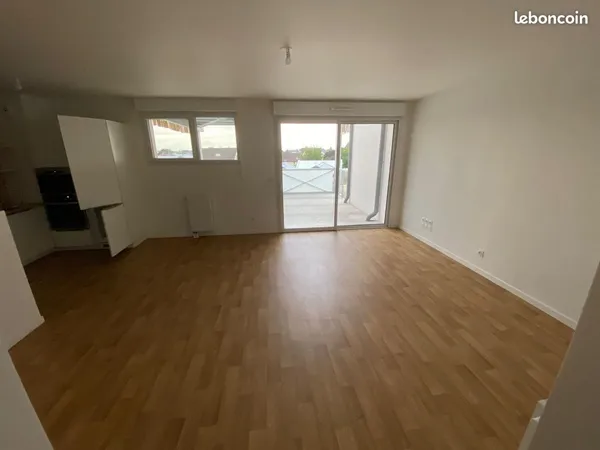 Loue grand appartement T4- 3 chambres + terrasse