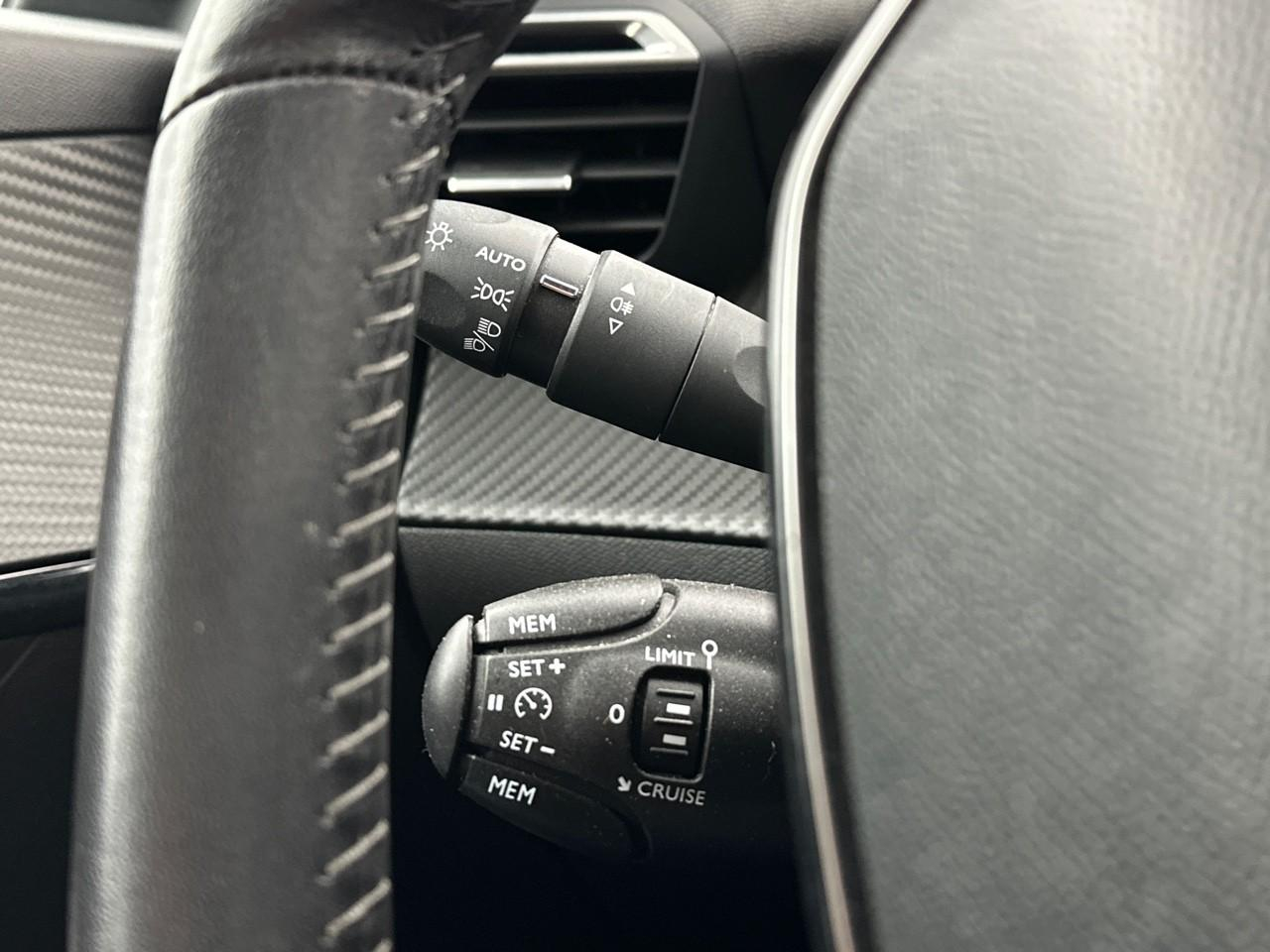 Peugeot 208 puretech 100 s&s bvm6 allure — photo 19