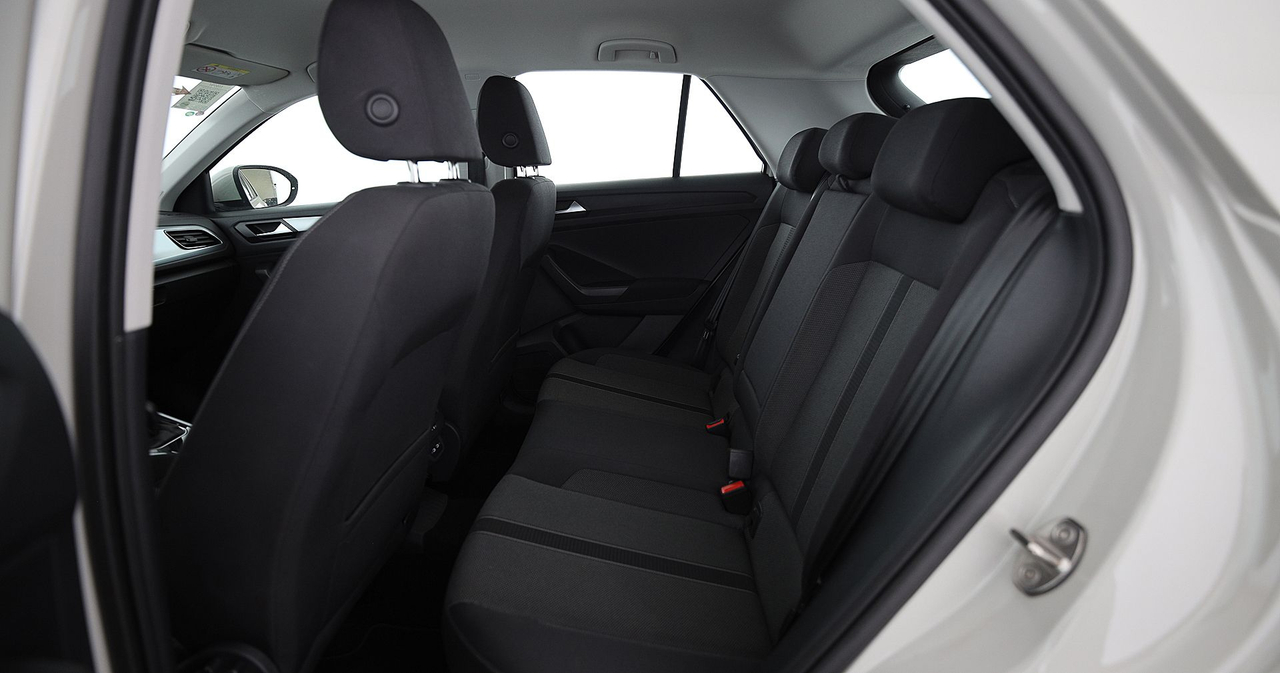 Volkswagen T-Roc — photo 30