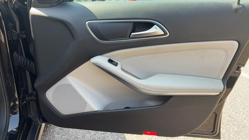 Mercedes Classe GLA 180 d 109 - Sensation – 2016 – 141000 km – Diesel – Boîte Manuelle — photo 26