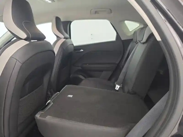 Renault Captur e-tech plug-in 160 — photo 32