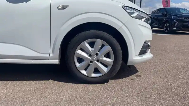 Dacia Sandero sce 65 — photo 10