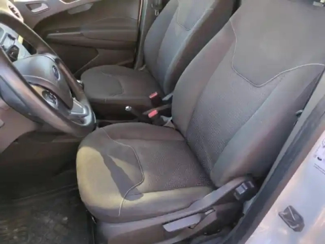 Ford Transit Courier 1.0e 100ch stop&amp;start trend — photo 11
