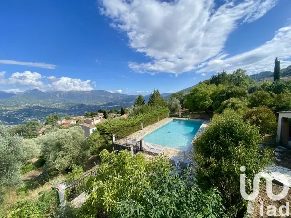 Maison 7 pièces 332 m²