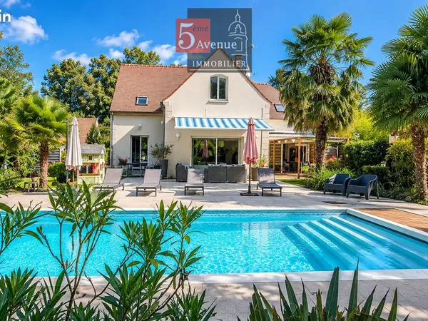 Villa 8 pièces 250 m²