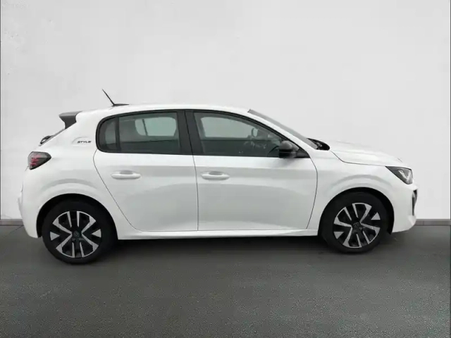 Peugeot 208 hybrid 100 e-dcs6 — photo 4