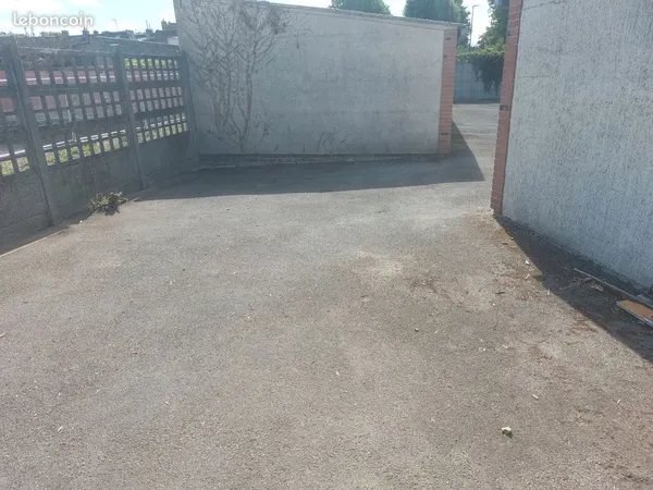 Place de parking sécurisé 50 m2