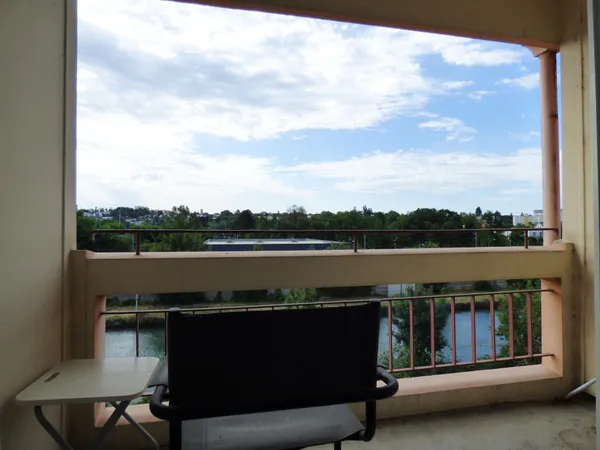 Appartement avec balcon au dernier étage avec vue