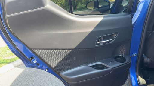 Toyota C-HR 1.8 VVT-i 122  Hybride 2WD CVT - Design – 2019 – 70409 km – Hybride essence – Boîte Automatique — photo 8