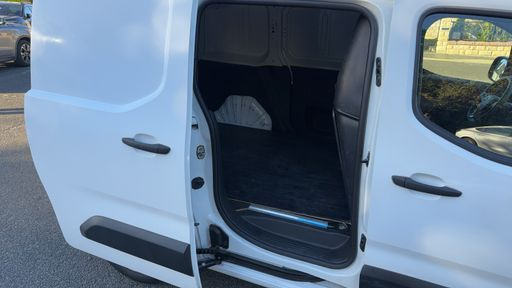 Opel Combo 1.5 CDTi 102 - Cargo Pack Clim – 2019 – 44689 km – Diesel – Boîte Manuelle — photo 19
