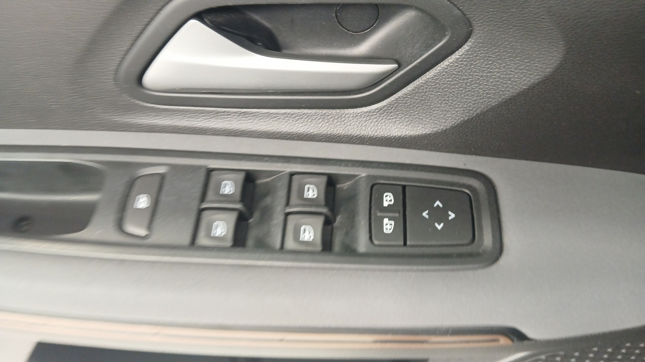 Dacia Sandero TCe 90 CVT — photo 17