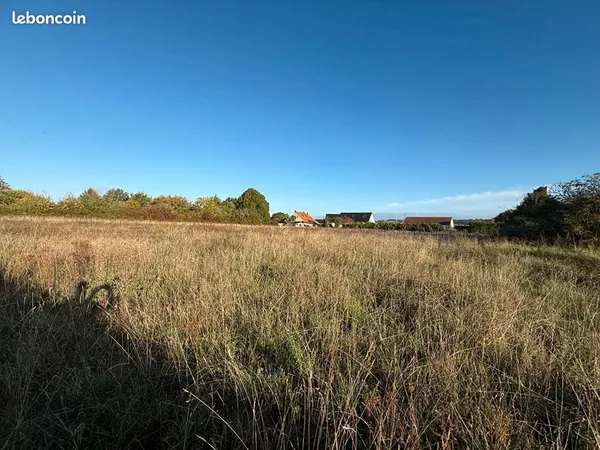 Terrain 7843 m² INGRANDES