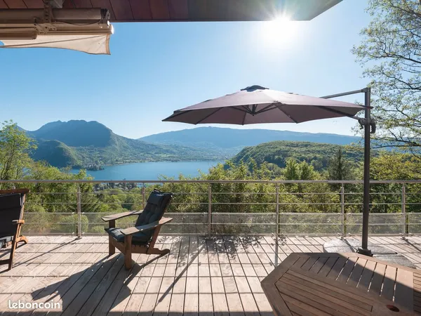 La Canopée, chalet d'architecte surplombant le lac d'Annecy