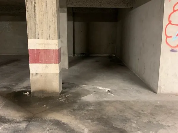 Place de parking souterrain