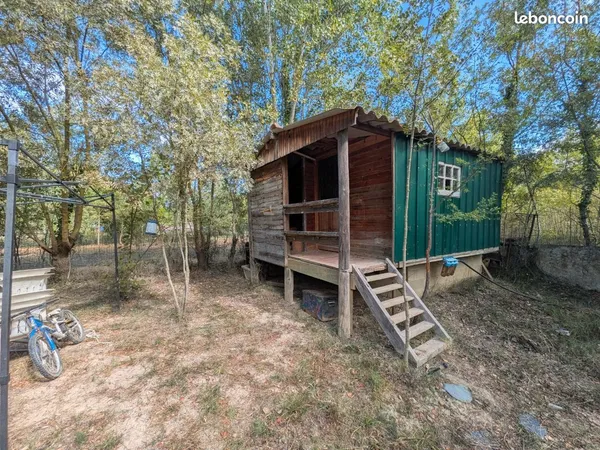 Terrain de loisir arboré 300 m² avec cabanon + eau - Narbonne