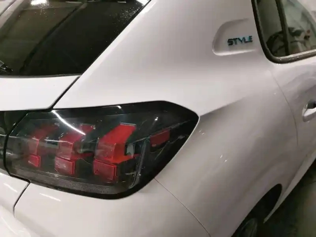 Peugeot 208 puretech 75 s&amp;s bvm5 — photo 57