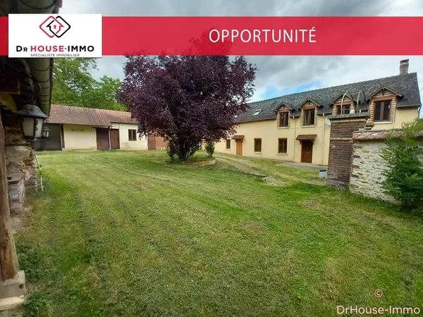Maison ancienne avec vie de plain-pied, 4 chambres, dépendances et grand terrain - 15 min Vernon / A