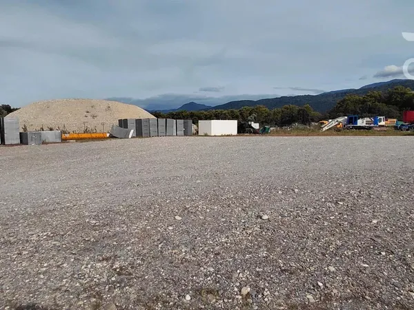 Terrain de 1000 m2 idéal stockage PL
