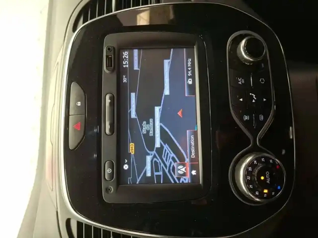 Renault Captur dci 90 energy edc — photo 14