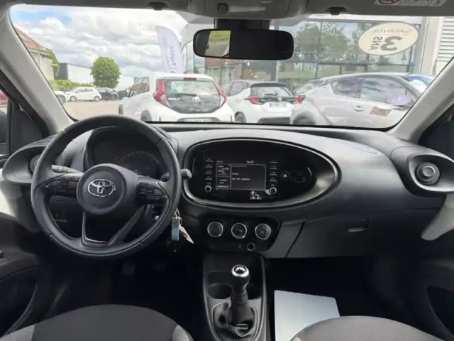 Toyota Aygo 1.0 vvt-i 72 dynamic — photo 11
