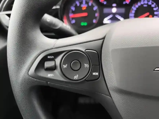 Opel Corsa 1.2 turbo 100 ch bvm6 — photo 19