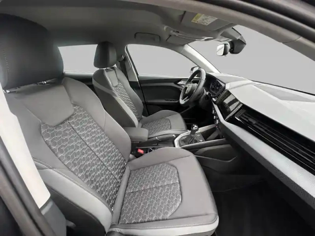 Audi A1 sportback 30 tfsi 116 ch s tronic 7 — photo 11