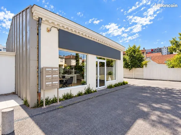 Bordeaux caudéran - local commercial 113,5 m² - parking privatif - extension possible