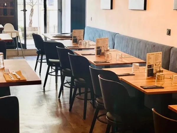 Commerce restaurant Cuers