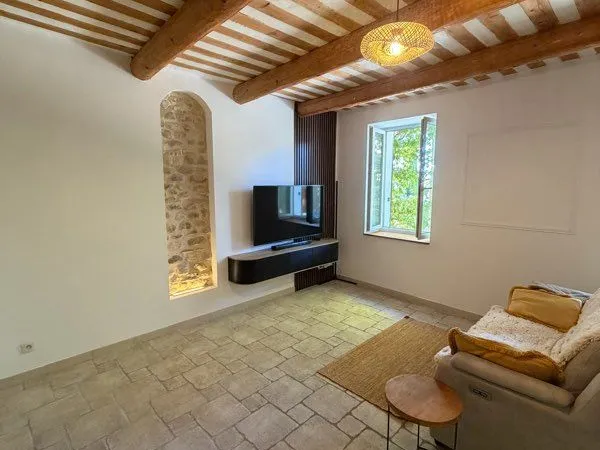 Maison de village meublée de 75 m² rénovée - Visan
