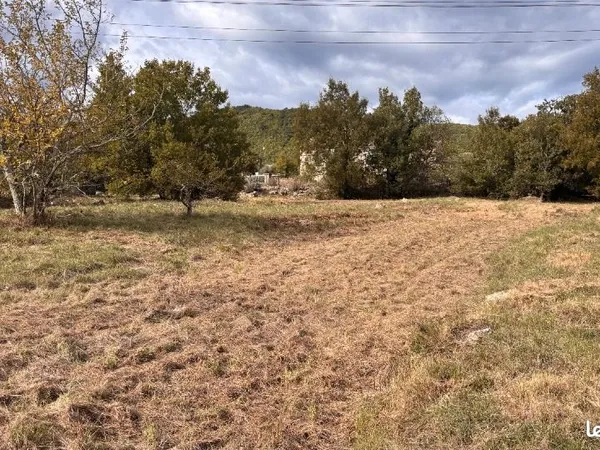 Terrain 1 945 m² Courry