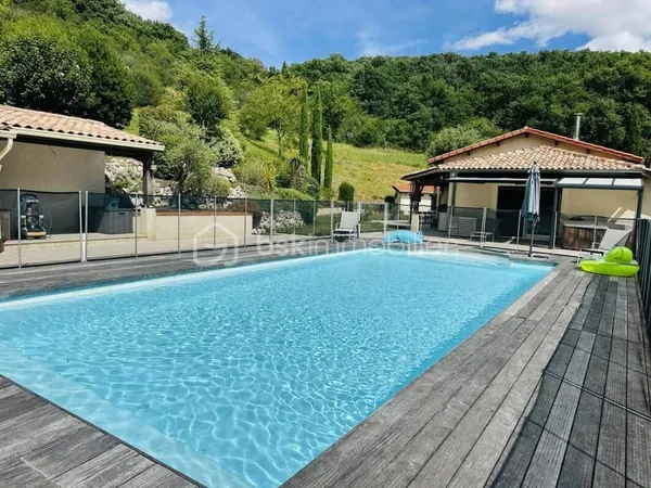 Maison 8 pièces 225 m²