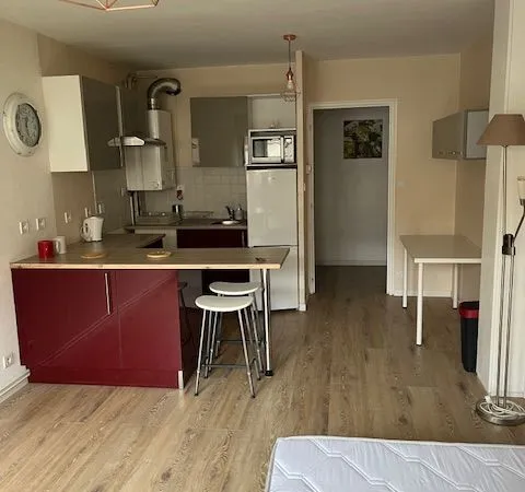 STUDIO de 31 m2 secteur Nancy, très bon état avec parking privatif et cave, dans une petite résidenc
