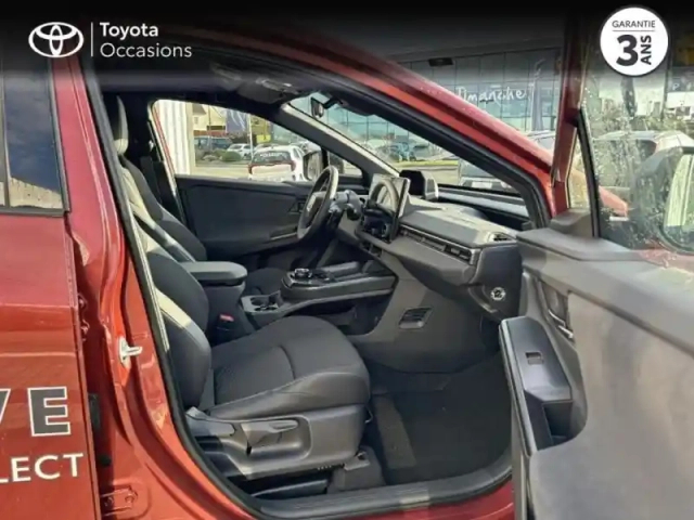 Toyota C-Hr + 224ch 77kwh design grande autonomie — photo 6