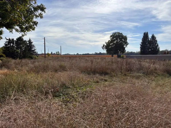 Terrain 313 m²