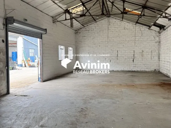 Local 217 m² La Courneuve