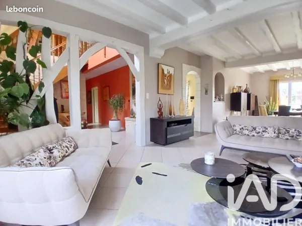 Maison 5 pièces 228 m²