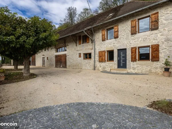 Maison 6 pièces 204 m²