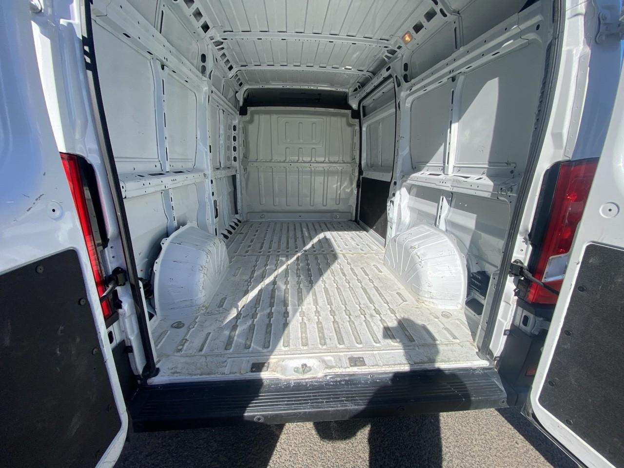 Peugeot Boxer tole 3.5 t l2h2 bluehdi 140 s&s bvm6 — photo 6