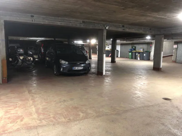 Parking 12 m²