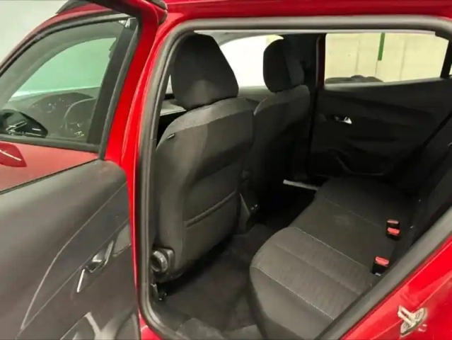 Peugeot 2008 1.2 puretech 130ch s&amp;s style eat8 — photo 2